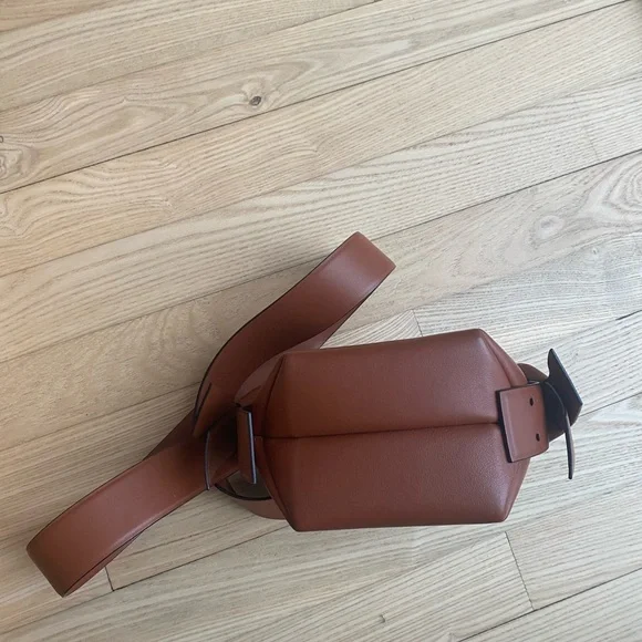 Acne studios cognac brow micro musubi shoulder bag - Picture 6 of 10